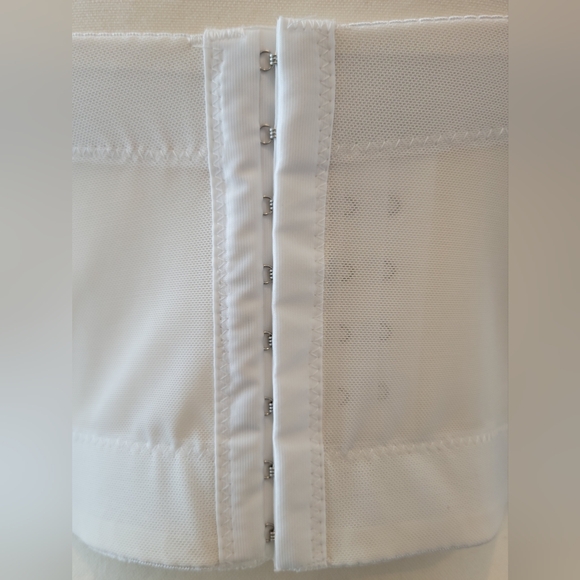 Elegant White Bustier Top - Picture 7 of 11